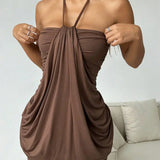 Rochie Mini Culoare Ciocolată cu Legătură în Jurul Gâtului