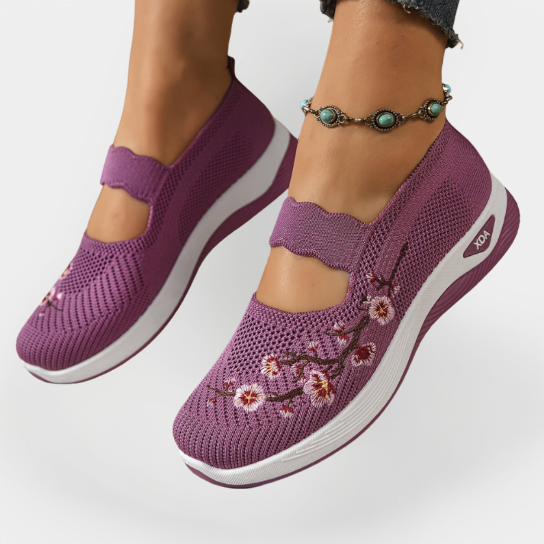 Pantofi ortopedici cu flori brodate