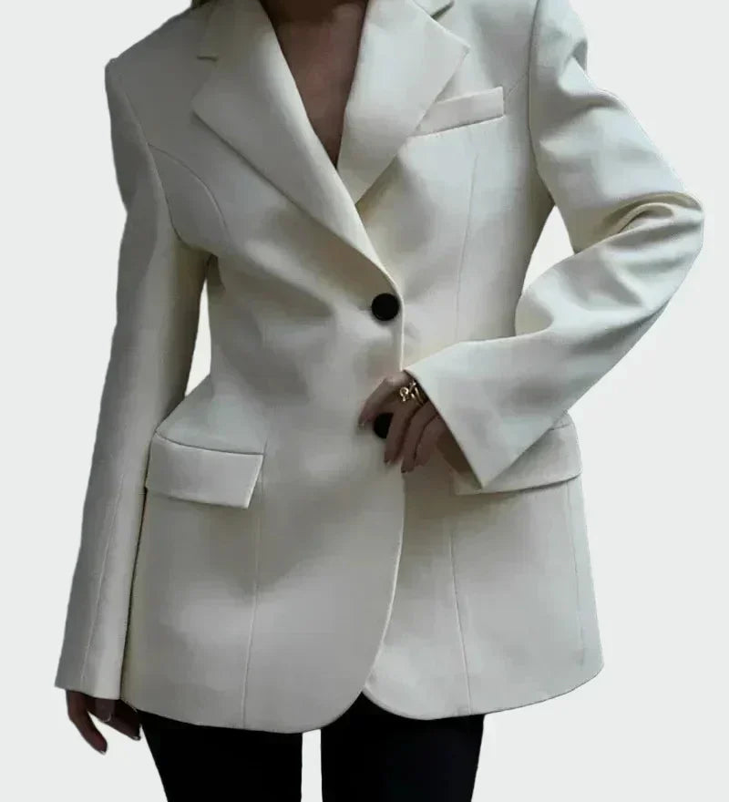 Sacou cu Linie Impresionantă și Buton