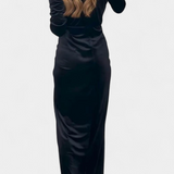 Rochie Lungă Vilma din Catifea Aurie cu Decupaj în V